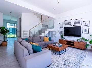Casa · 85m² · 4 Ambientes · 1 Cochera · Venta Duplex Ituzaingo Casa PH