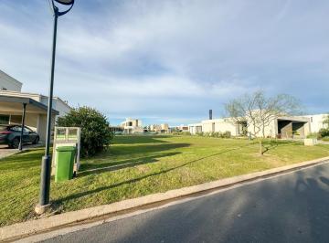 Terreno · 800m² · Venta Terreno Barrio Cerrado Vida Funes Lote Interno