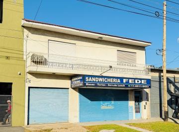 Local comercial · 320m² · 2 Cocheras · Local en Alquiler en Lomas de Zamora, G. B. a. Zona Sur, Argentina