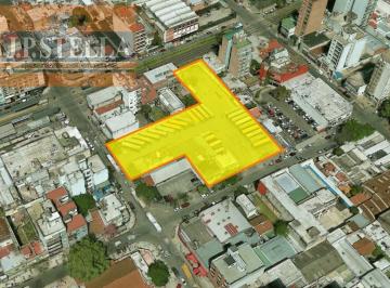 Terreno · 1147m² · Fracción Comercial de 3.954 m² con Frente a 3 Calles en Moron Centro