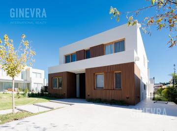 Casa · 293m² · 7 Ambientes · 2 Cocheras · Casa en Venta en Carpinchos Nordelta