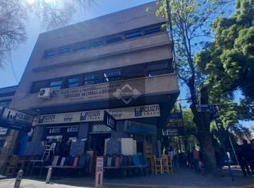 Edificio · 550m² · Edificio Comercial en Calle Urquiza y San Martin (Alameda)