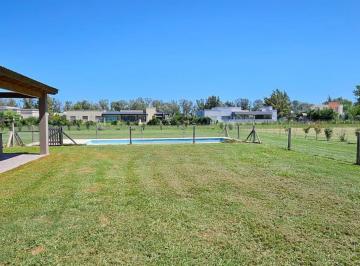 Casa · 260m² · 5 Ambientes · 2 Cocheras · Casa en Venta, Comarcas de Lujan, Sta Irene, 4 Ambientes