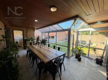 Casa · 193m² · 4 Ambientes · 1 Cochera · Espectacular Casa de 4 Ambientes en Venta!