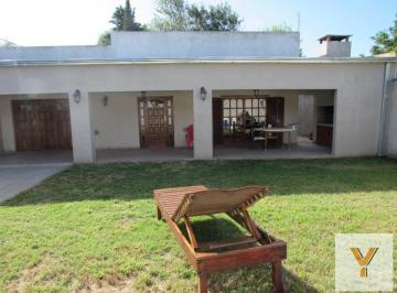 Casa · 100m² · 3 Ambientes · Casa en Venta - 2 Dorm. 1 Baño - 363 m² - Chivilcoy