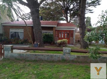 Casa · 85m² · 7 Ambientes · Casa en Venta - 3 Dorm. 1 Baño - 414 m² - Departamento - Mar del Tuyú