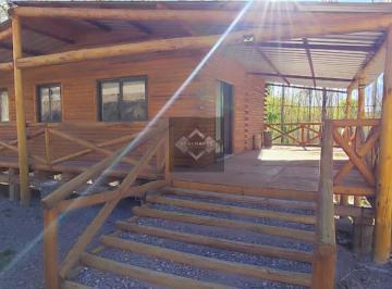 Casa · 200m² · 6 Dormitorios · 3 Cocheras · Complejo de Cabañas en Uspallata
