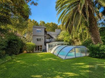 Casa · 380m² · 11 Ambientes · 2 Cocheras · Casa Racionalista en El Corazón de Vicente López
