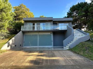 Casa · 180m² · 2 Ambientes · Casa en Venta - 3 Dorm. 3 Baños - 680 m² - Pinamar