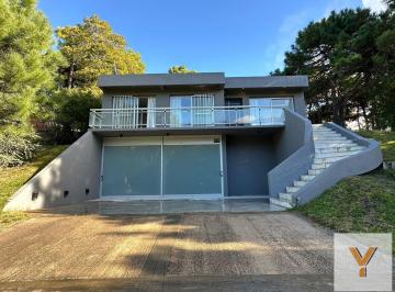 Casa · 180m² · 2 Ambientes · Casa en Venta - 3 Dorm. 3 Baños - 680 m² - Pinamar