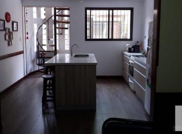 Casa · 138m² · 5 Ambientes · Casa en Venta - 4 Dorm. 3 Baños - Quincho con Parrilla - 160 m² - Quilmes