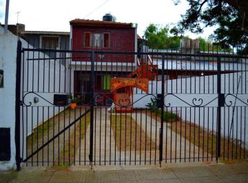 Casa · 50m² · 6 Ambientes · 2 Cocheras · Casa en Venta - 4 Dorm. 2 Baños - San Bernardo del Tuyú