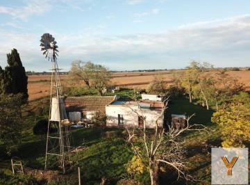Campo · 180m² · 3 Ambientes · Campo en Venta - 2 Dorm. 1 Baño - Cochera - 23.000 m² - Exaltación de La Cruz