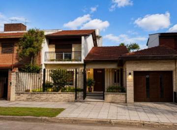 Casa de 5 ambientes, Vicente López · Venta - Casa de 5 Ambientes con Jardín y Parrilla en Florida, Vicente López!