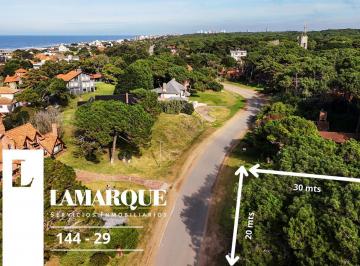 Terreno · 600m² · Lote en Barrio Lasalle Muy Cerca del Mar. Pinamar Norte. Sobre Av del Libertador