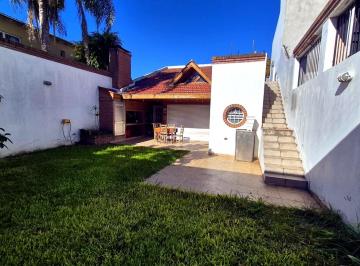 Casa de 6 ambientes, General San Martín · Casa con Parque Quincho y Cochera - Zona Tranquila de Ballester