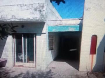 Casa Venta 210m² de 4 ambientes · Casa en Venta - 3 Dorm. 2 Baños - Cochera - Mataderos