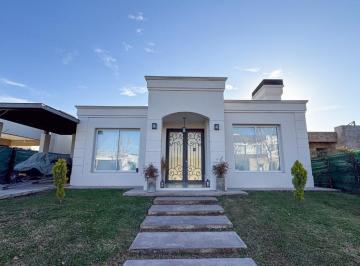 Casa · 205m² · 3 Dormitorios · 1 Cochera · Se Vende Casa, Bº Estancia Bulnes, 3 Dorm., 3 Baños, Lujan de Cuyo, Mza.