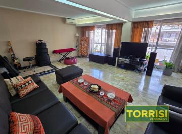 Departamento · 134m² · 4 Ambientes · 1 Cochera · Venta 4amb 143 m² Dep/balcon/esp Guardacoche - J. M. moreno 200