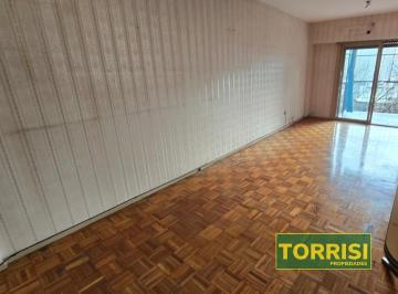 Departamento · 62m² · 3 Ambientes · Venta - 3 Amb C/balcón 67 m² - E. Acevedo 400 - Caballito