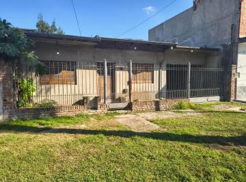 Casa · 90m² · 3 Ambientes · 1 Cochera · Venta Casa 3 Ambientes en Lavallol