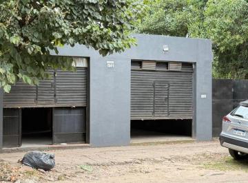 Local comercial · 100m² · Venta o Alquiler 2 Locales de 8.66 X 27 m con Casa 3 Amb y 2 Locales
