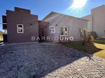 Casa · 150m² · 4 Ambientes · 2 Cocheras · Casa 3 Dorm. Amoblada en Alquiler en Santa Inés, Canning