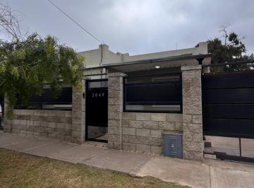 Casa de 4 ambientes, Malvinas Argentinas · Casa a Estrenar a 50 m de Club Cuba