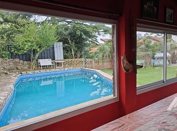 Casa · 230m² · 5 Ambientes · 2 Cocheras · Casa 5 Amb en Pinos de Anchorena Mar del Plata, Parque con Piscina
