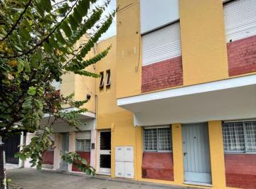 Departamento de 2 ambientes, La Plata · Departamento Primer Piso Al Frente, por Escalera. Sin Expensas.