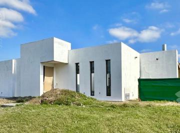 Casa · 183m² · 7 Ambientes · Casa en Venta en Laguna Grande
