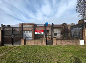 Casa de 4 ambientes, Pérez · Casa en Venta en Perez