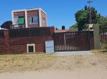 Edificio · 130m² · 8 Ambientes · 4 Cocheras · Complejo de Departamentos en Venta - 4 Ufs - 300 m² - San Clemente del Tuyú