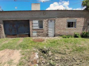 Casa · 122m² · 6 Ambientes · 1 Cochera · Venta Casa en Santo Tome