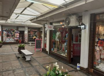 Local comercial · 27m² · Local en Venta Galeria Varesse Centro Ramos Mejia