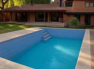 Casa · 400m² · 6 Ambientes · 2 Cocheras · Venta Casa Barrio Privado Chacras de Coria Mendoza