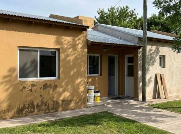 Casa · 90m² · 3 Ambientes · 1 Cochera · Vivienda en Lote Propio 600 m² Acepta Permuta