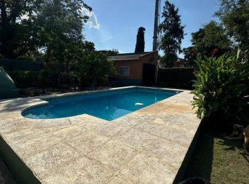 Quinta vacacional · 176m² · 3 Dormitorios · 2 Cocheras · Venta Casa Quinta con Pileta 4 Amb, Grand Bourg
