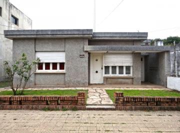 Casa · 178m² · 7 Ambientes · 1 Cochera · Casa en Venta 3 Dorm. en Carcaraña