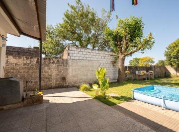 Casa · 101m² · 4 Ambientes · Casa en Venta 3 Dorm. en Perez