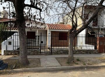 Casa · 79m² · 4 Ambientes · Venta Casa Refaccionada 3 Dorm. B° Vicor