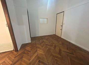 Departamento · 48m² · 3 Ambientes · Venta Depto 3 Amb. con Patio Techado