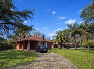 Casa · 320m² · 4 Ambientes · 2 Cocheras · Casa Quinta en Venta Estancia Barrio San Juan