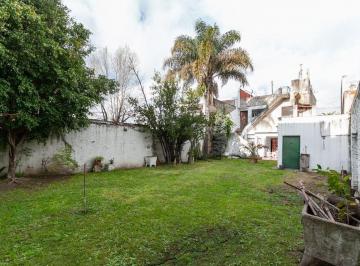 Casa · 124m² · 6 Ambientes · 2 Cocheras · Casa Parque Avellaneda Multifamiliar con Garaje