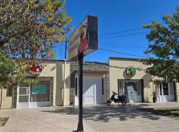 Casa · 410m² · 3 Ambientes · Venta Casa con Dos Locales en Pilar