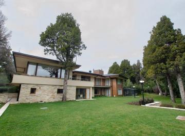 Casa · 637m² · 8 Ambientes · 2 Cocheras · Venta, Casa en Arelauquencountry Club