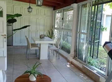 Casa · 243m² · 6 Ambientes · 1 Cochera · Casa Venta La Plata 4 Dorm. Cochera Parque