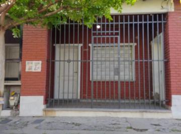 Casa · 167m² · 6 Ambientes · Casa en Venta - 4 Dorm. 2 Baños - 167 m² - Ramos Mejía