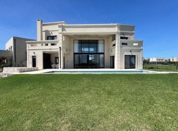 Casa · 245m² · 5 Ambientes · 2 Cocheras · Venta Casa Vista Laguna Golf Pileta - El Canton