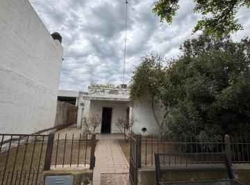 Casa · 146m² · 5 Ambientes · 1 Cochera · Casa en Venta en Bragado a Refaccionar